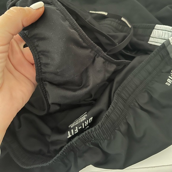 Nike Running Shorts - Picture 5 of 6